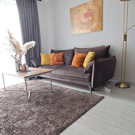 Apartament-Sweet Night Lubiń エクステリア 写真