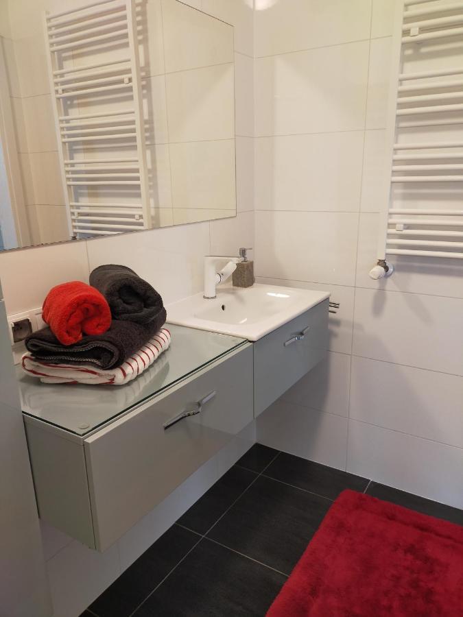 Apartament-Sweet Night Lubiń エクステリア 写真