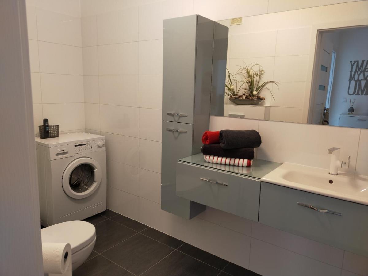 Apartament-Sweet Night Lubiń エクステリア 写真