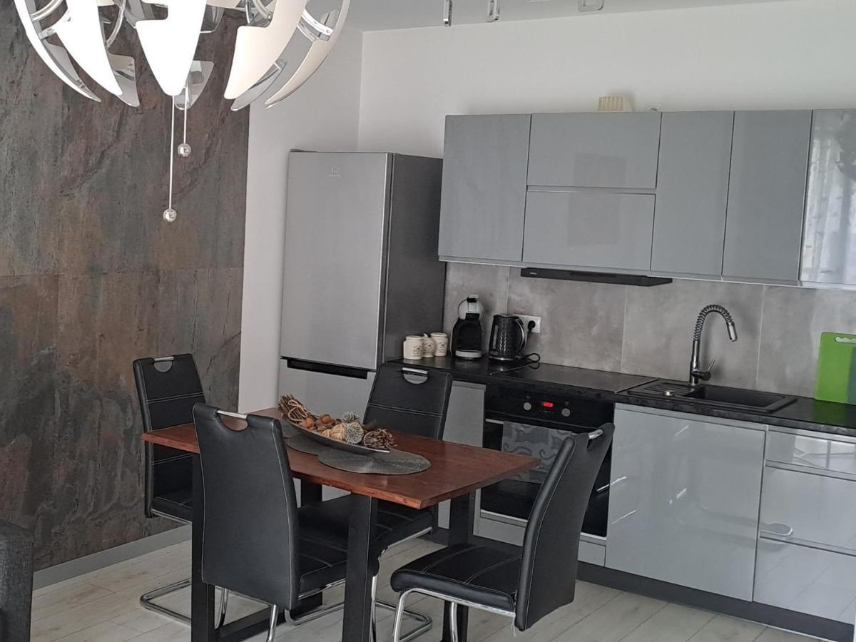 Apartament-Sweet Night Lubiń エクステリア 写真