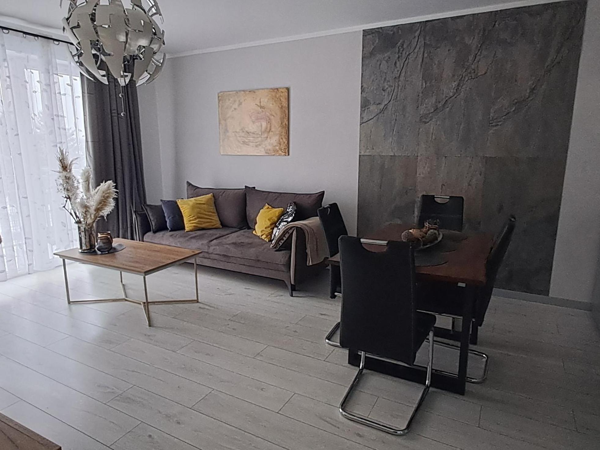 Apartament-Sweet Night Lubiń エクステリア 写真
